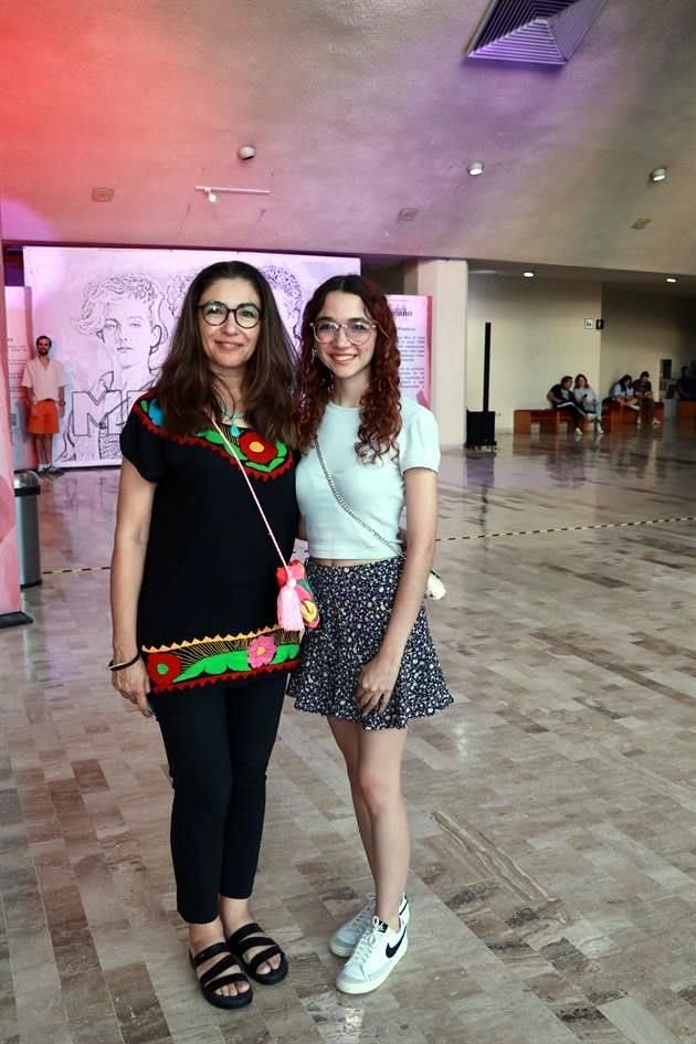 Mónica Ochoa Avilés y Eugenia Díaz Avilés