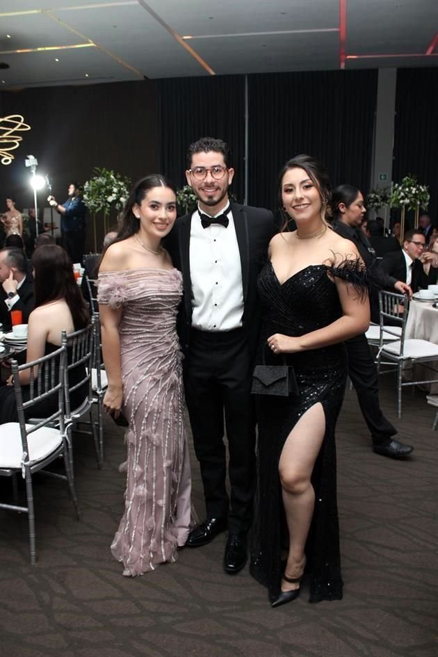 Katia Miranda, Erick Miranda y Andrea Carvajal