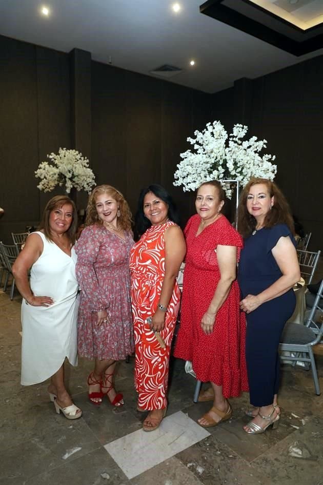 Lupita Ramos, Irma Cantú, Margarita Cortez, Francis Barrientos y Nancy Lozano