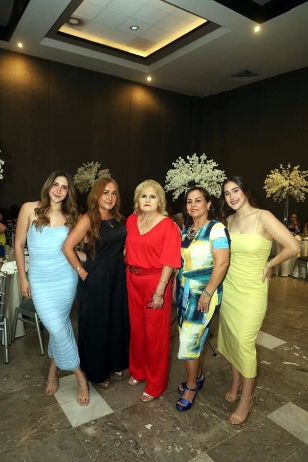 Jéssica García, Norma Palacios, Norma Buentello, Fátima Camacho de Palacios y Natalia García Palacios