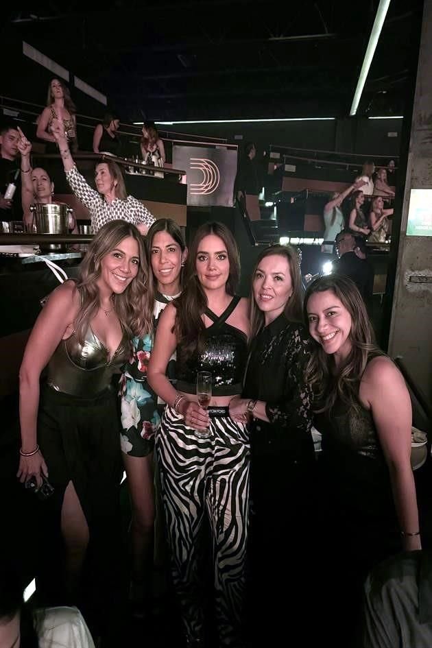 Esperanza Cervantes, Arge Garza, Michelle Zaldívar, Marcela Ríos y Diana Moyeda