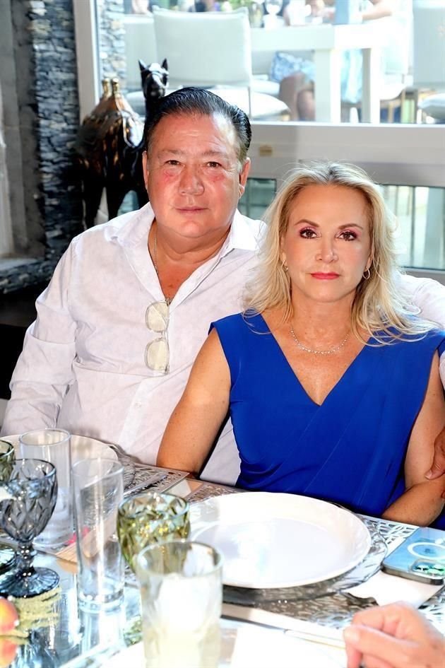 Juan José Fernández y Sandra Samar de Fernández