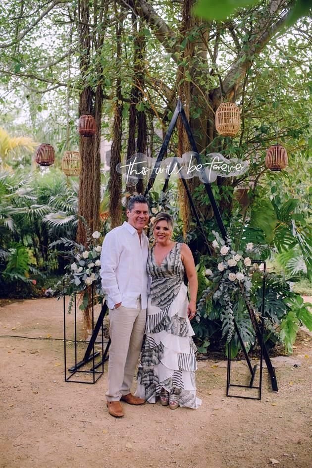 Javier Pompa y Myrna Guajardo