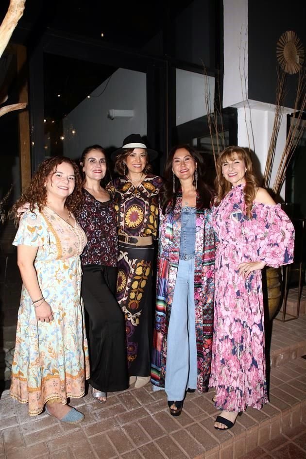 Berenice Flores, Isabel Cameron, Brenda García de Valenti, Claudia Saldaña y Gabriela Leal