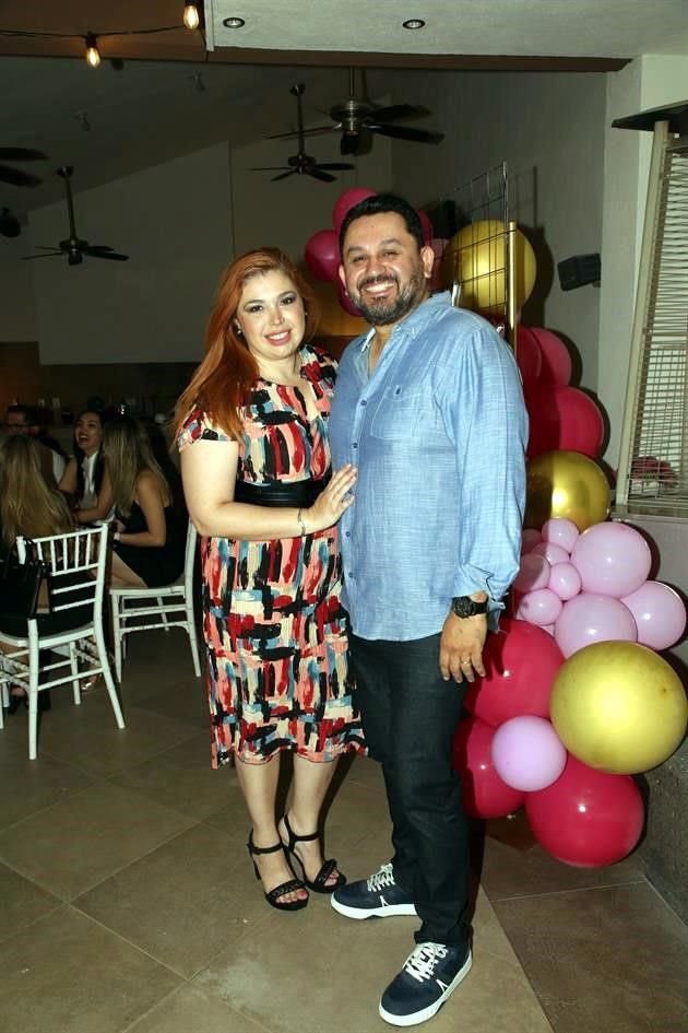 Érika Martínez de Rodríguez y Orlando Rodríguez