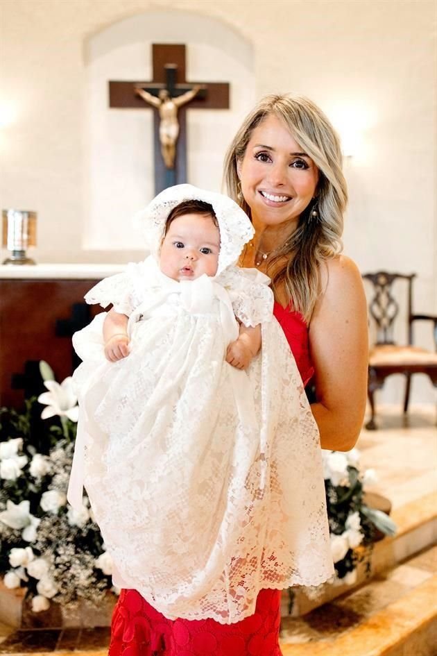 La bautizada con Vanessa Antúnez Villarreal, abuela materna