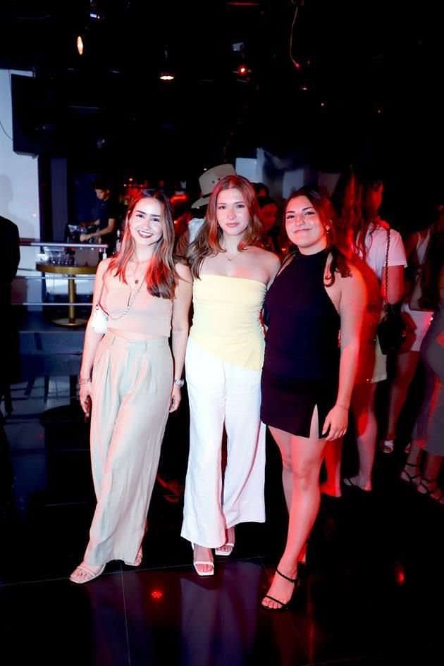 Daniela Guzmán, Daniela Garza T. y Emilia Garza T.