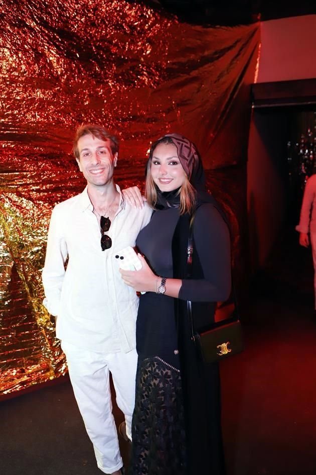 Álvaro Sobrino y Daniela Garza