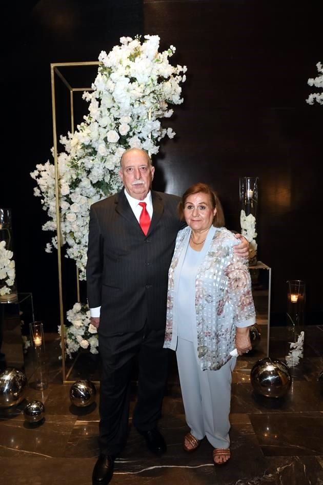 César González y Lydia Cordero