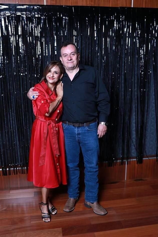 Lucy Méndez y Mario González