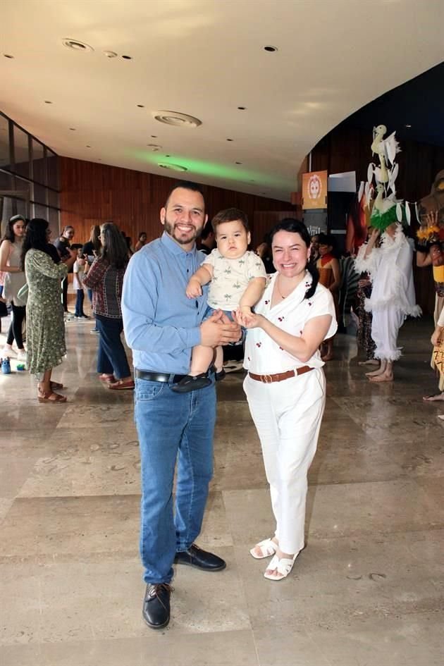 Walter Rodríguez, Walter Jr. Rodríguez y Leslie Cuellar