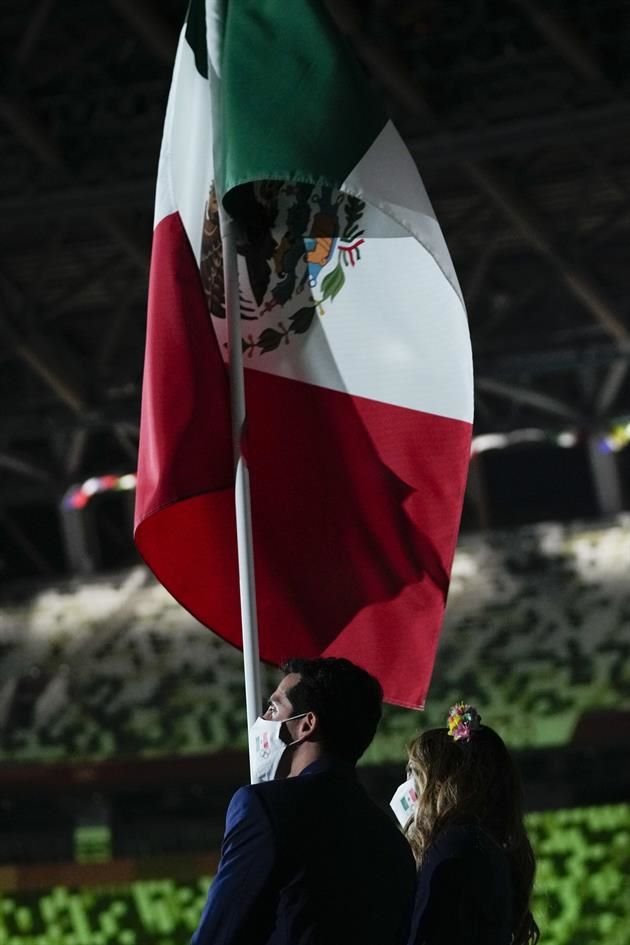 El Lábaro Patrio presente en Tokio.