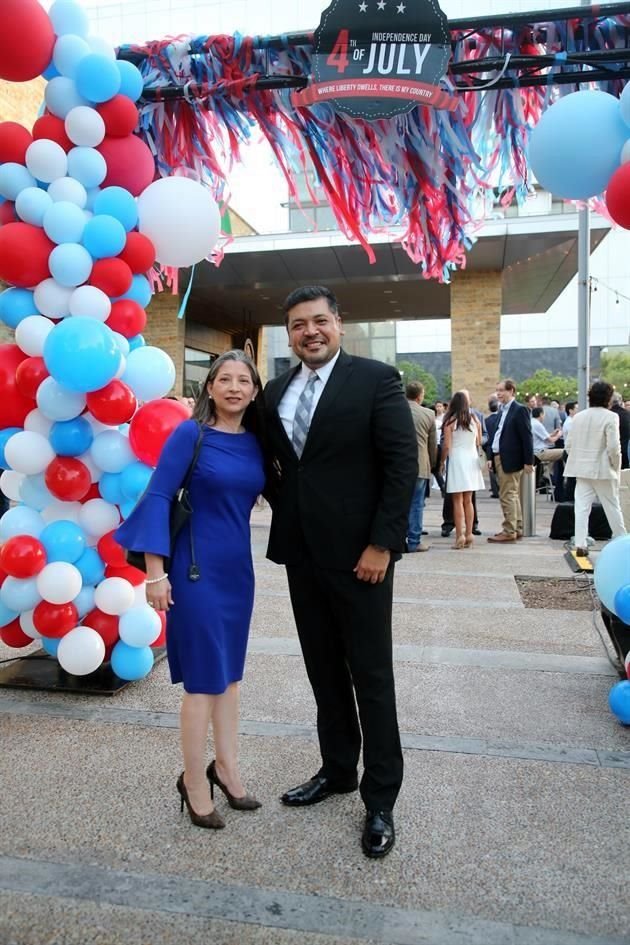 Deyanira Flores y Luis Orozco