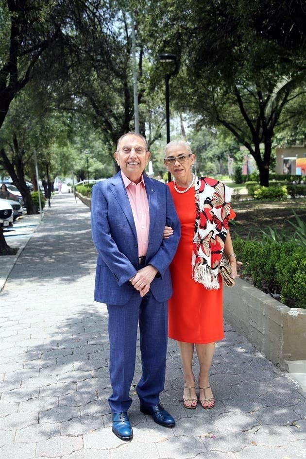 Carlos Sandoval y Martha Robles de Sandoval