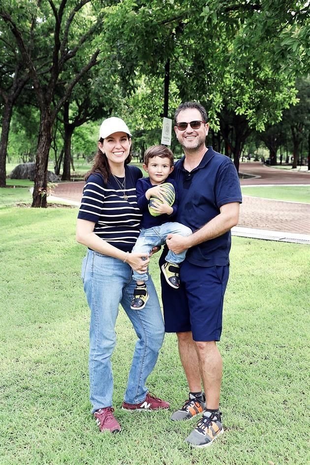 Caroline Guerrero, Rafael Martínez y Adrián Martínez