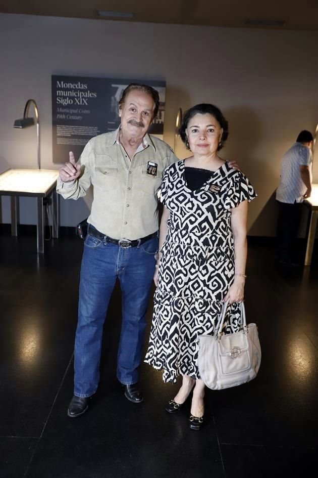 Reginaldo Piña y Sandra Rosa López de Piña