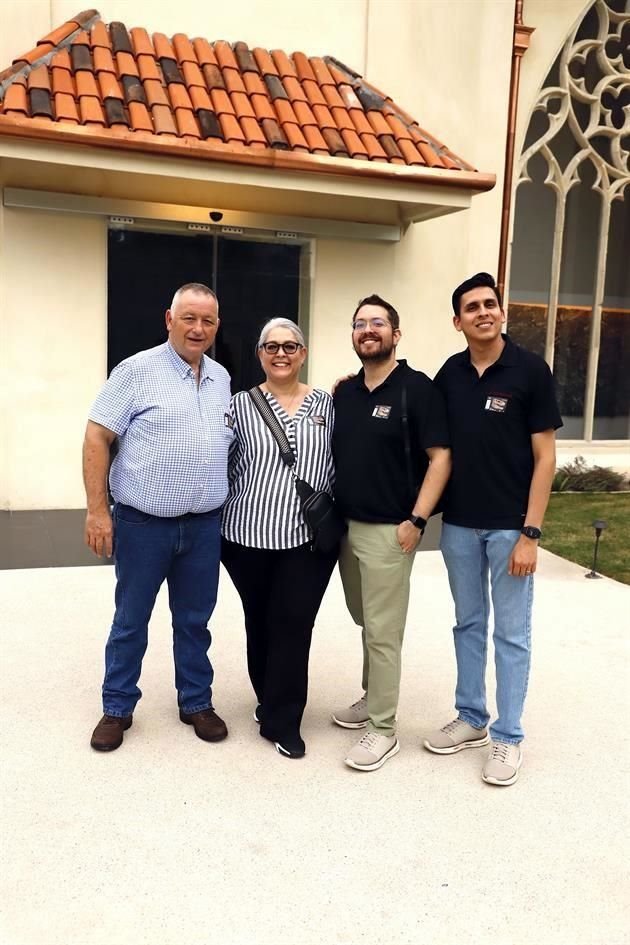 Arnoldo Paz, Cecila Gautrin, Arnoldo Paz e Israel Valenzuela