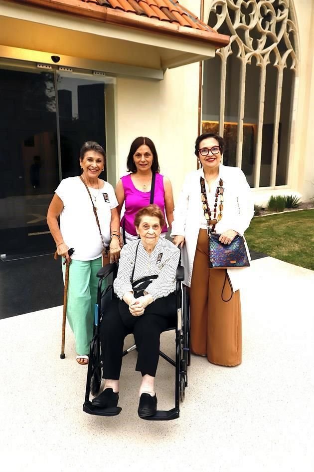 Ada Alicia Bautista, Belina Rubíes, Amalia Villarreal y Silvia Martínez