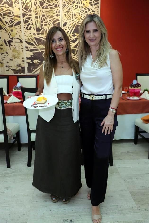 Olga Mejía y Karina Mata