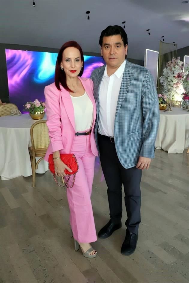 Mónica García de Moyeda y Arturo Moyeda