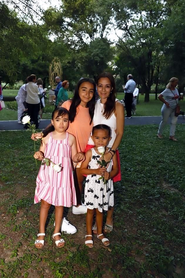 Fernanda Pérez, Andrea Salinas, Mariángela Pérez y Alana Pérez