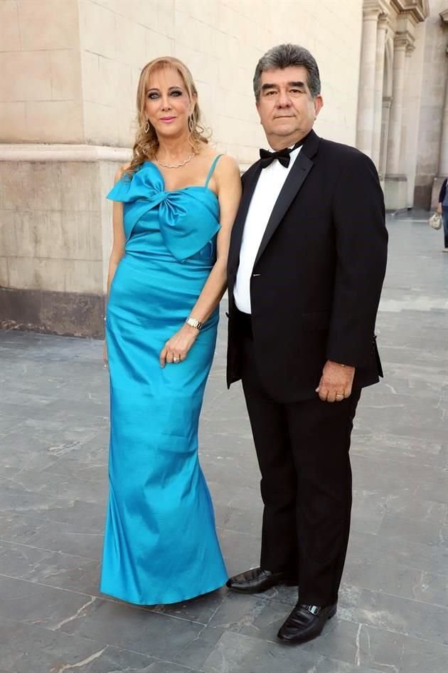 Ana Georgina González de Gámez y Jorge Gámez