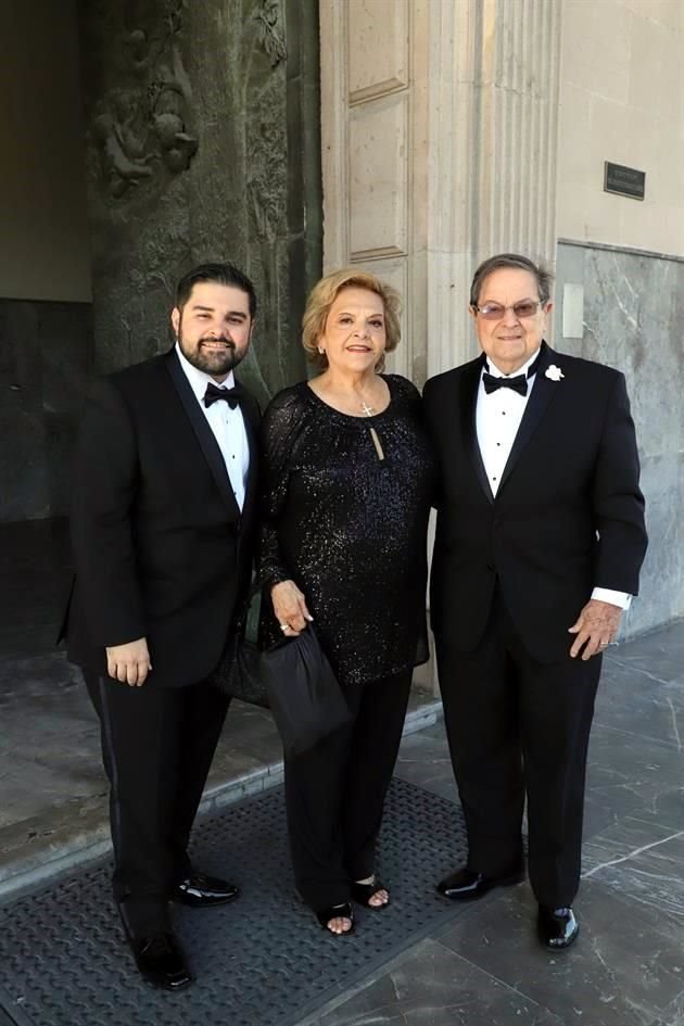 Adolfo Bazalvivazo, Rosa María de Hernández y Javier Jorge Hernández