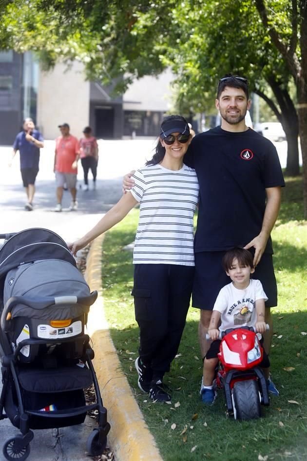 Marcela Martínez, Enrique Martínez y Enrique Martínez Jr