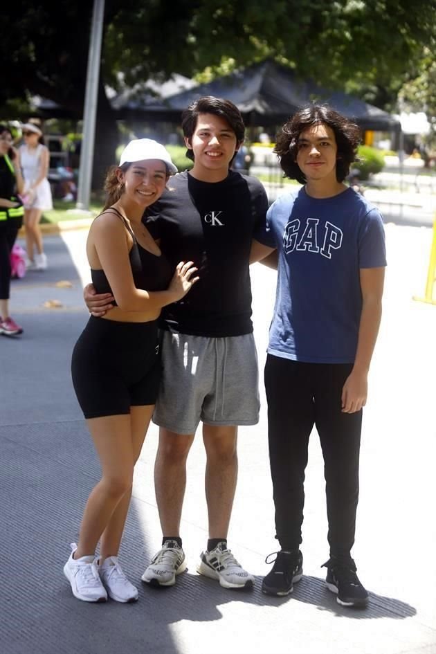 Bárbara Wolniewitz, Alberto Rangel y Emiliano Rangel