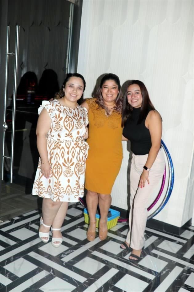 Cythia Cantú, Ashly Zambrano y Melanie Alfaro