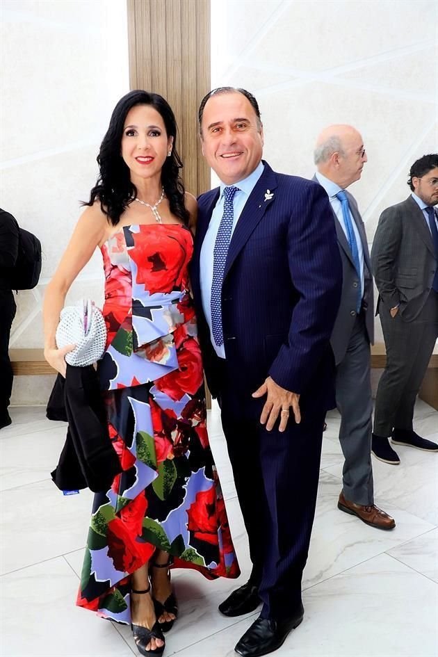 Maru Martínez de Garza y Andrés Garza Herrera