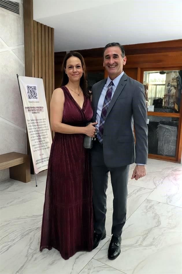 Malú Jasso de Préstamo y Juan Préstamo