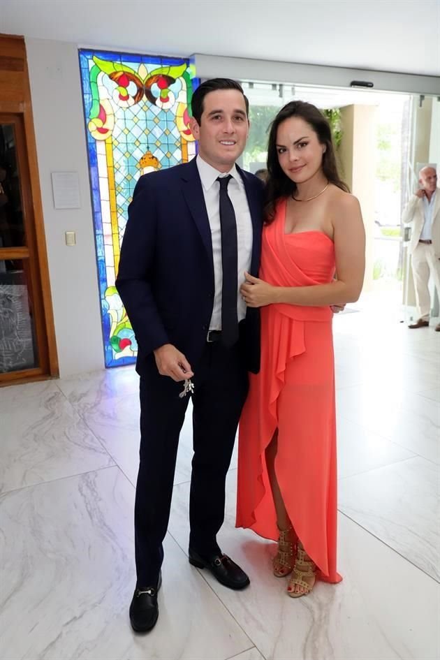 Rodrigo Chapa y Monique Chapa