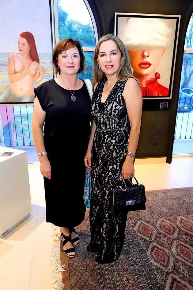 Martha Zambrano y Dora Urteaga