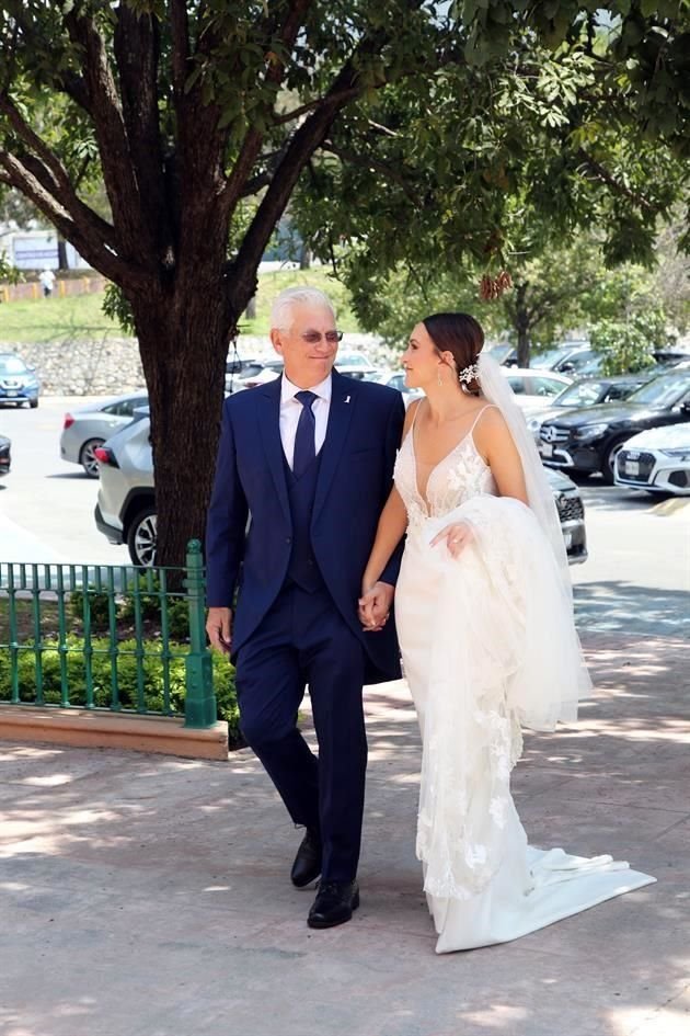 La novia con su papá, Guillermo Bueno Barrera