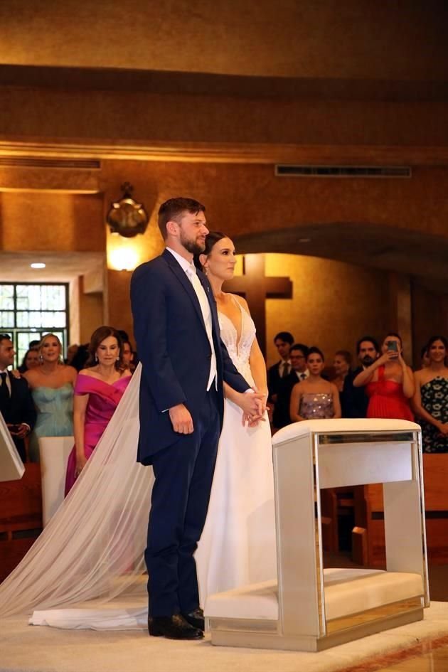 Matthew Stimson y Mariana Bueno Ruiz Velazco