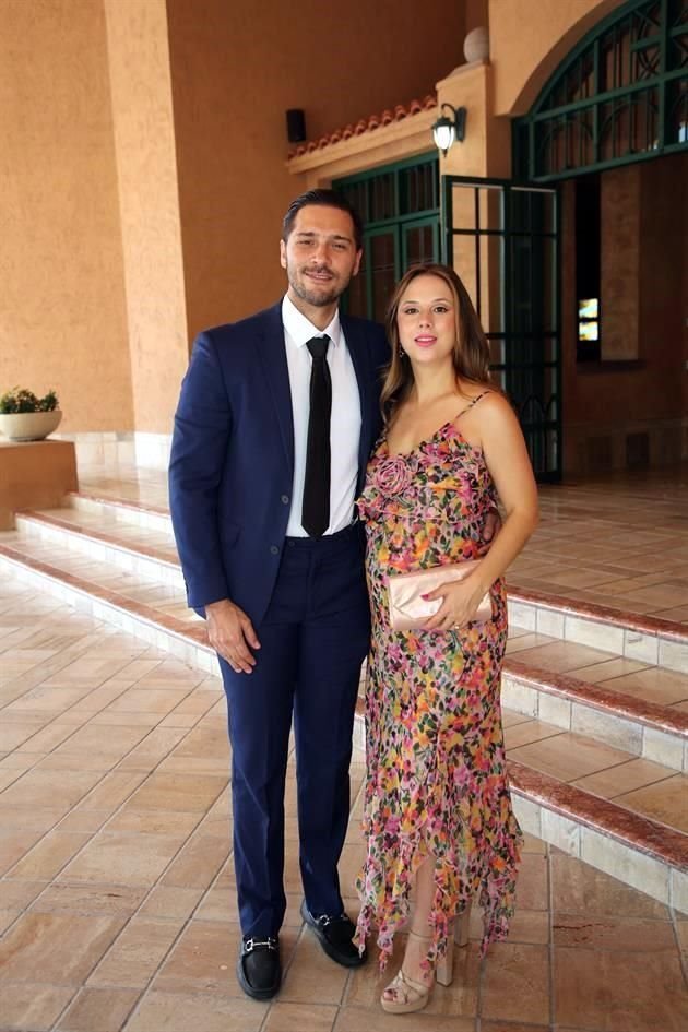 Luis Enrique Sepúlveda y Bárbara Garza