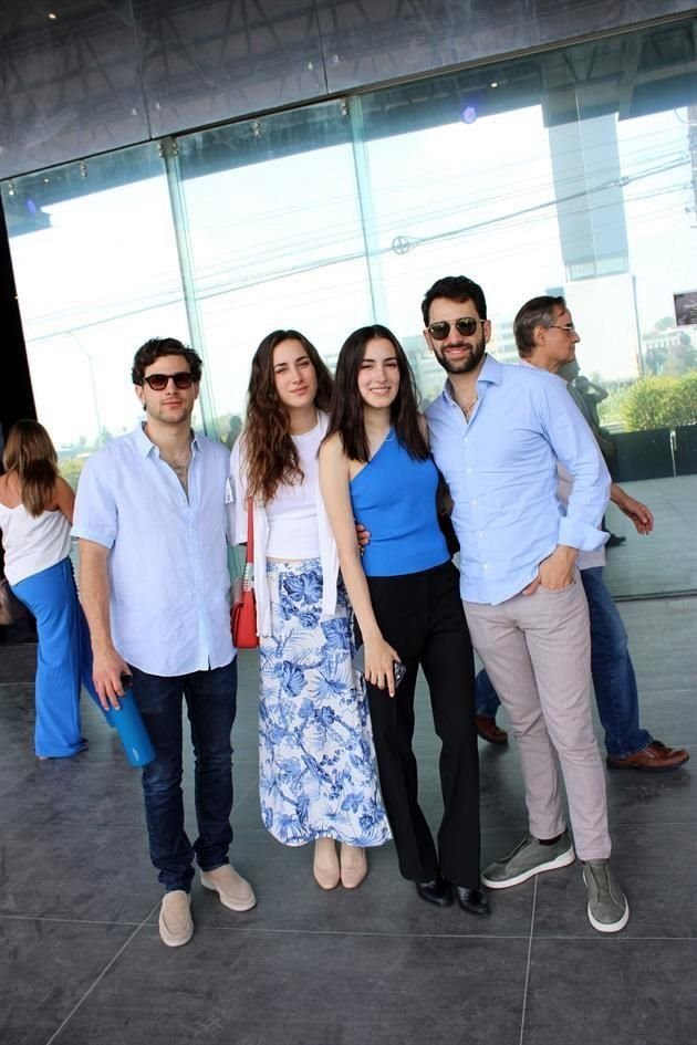 Pablo González, Yolanda González, Mariana González y Armando González
