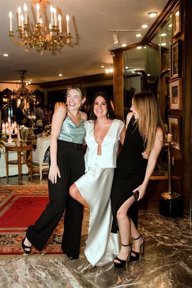 Karla Hinojosa, Catalina Cavazos y Baby Quintanilla