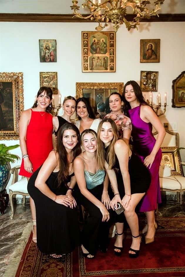 Ale Guerra, Karen Garza Fuentes, Catalina Cavazos, Mariel Zertuche, Carolina Cruz, Melina Zertuche, Karla Hinojosa y Baby Quintanilla