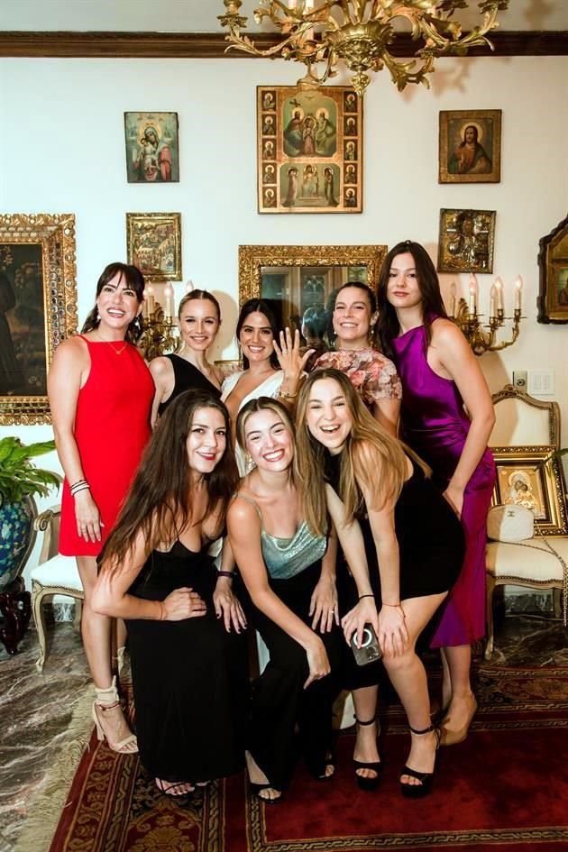 Ale Guerra, Karen Garza Fuentes, Catalina Cavazos, Mariel Zertuche, Carolina Cruz, Melina Zertuche, Karla Hinojosa y Baby Quintanilla
