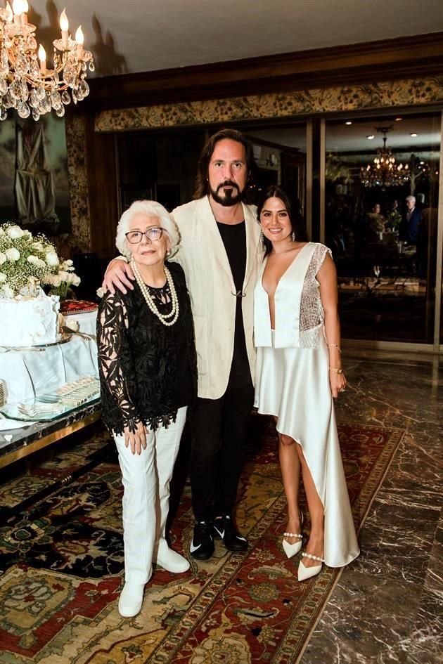 Guillermina Frías, Eduardo López y Catalina Cavazos