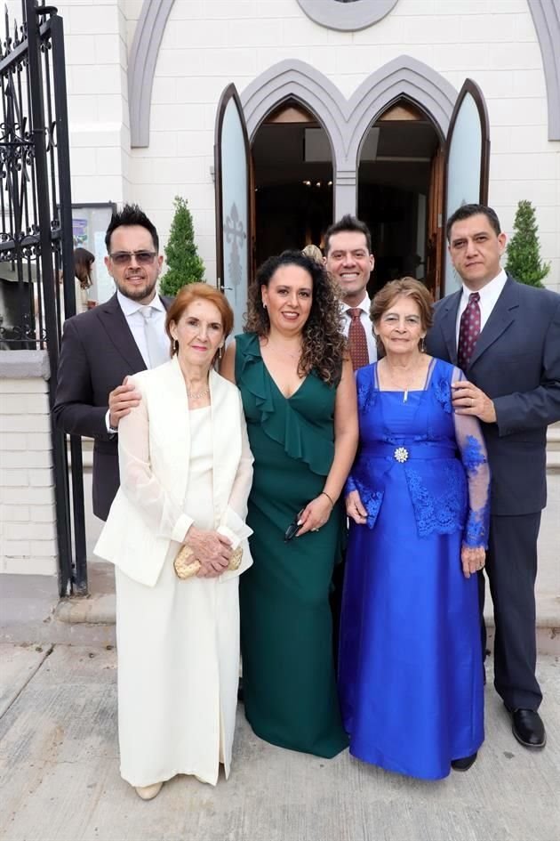 Héctor Rodríguez, Rodolfo Saavedra, Javier Rodríguez, Elvia Cabello, Gabriela Rodríguez y Rosa María Cabello