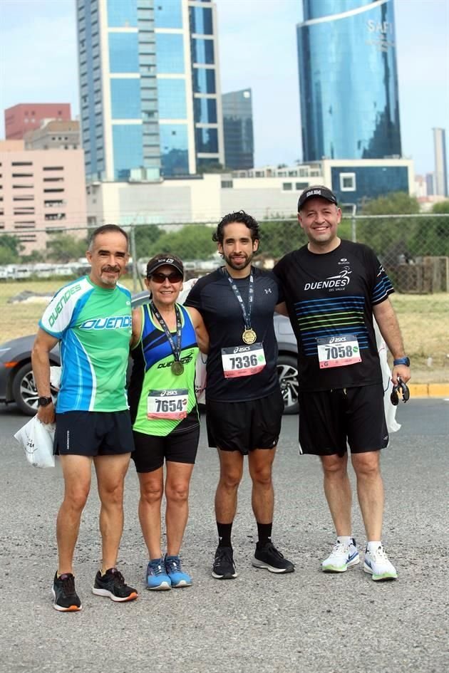 Arturo González, Cecy Fuentes, Arturo González y Luis Enrique Montenegro