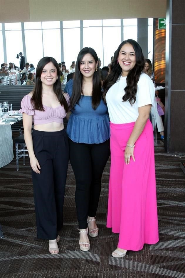 Érika Flores, Mónica Flores y Daniela Aguilar