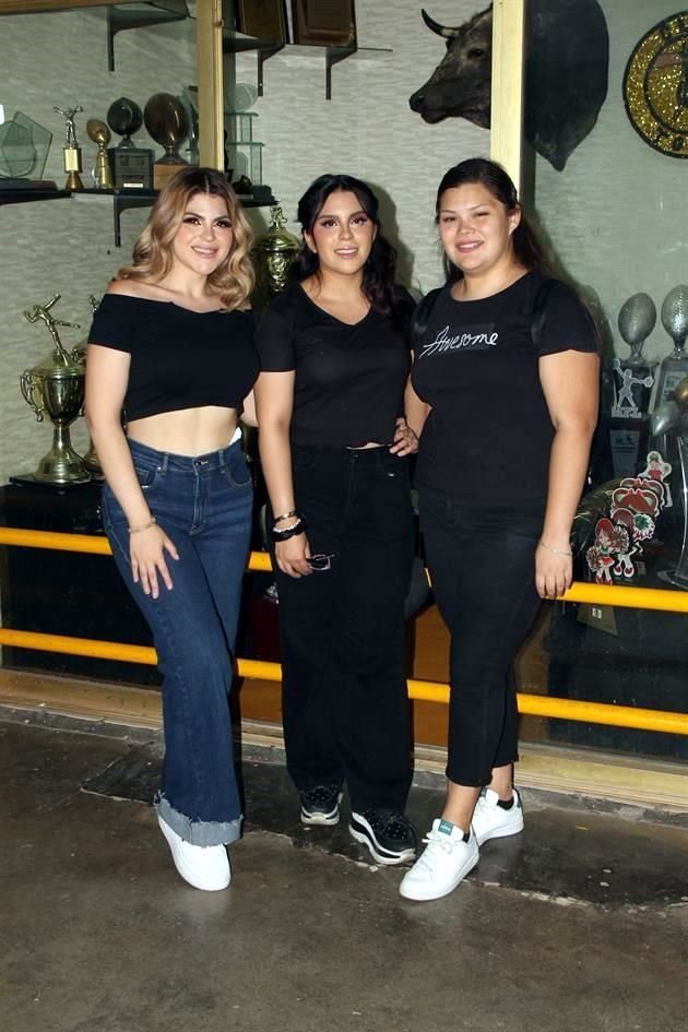 Paola Rojas, Melanie Rojas y Rebeca Rodríguez