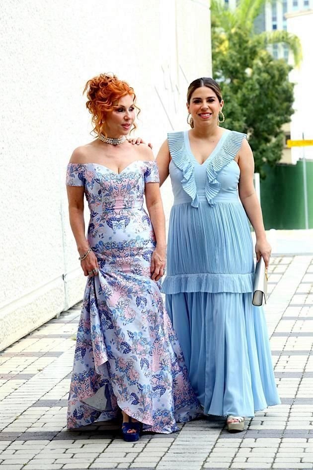 Laura Barrera de Escámez y Andrea Escámez