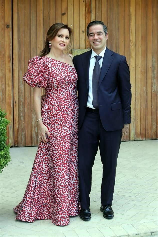 Cordelia Elizondo de Préstamo y Arturo Préstamo