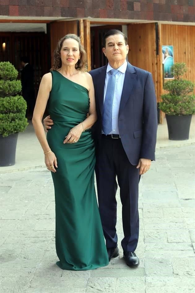 Márgara Treviño de Marchand y Mauricio Marchand