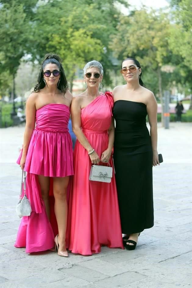 Paula Espinosa, Claudia Lozano y Mariana Espinosa